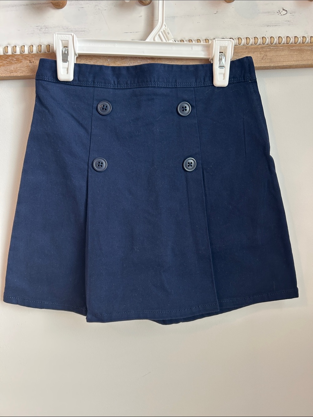 NWT. Size 8. The Children's Place Navy Double-Button Girls Skort